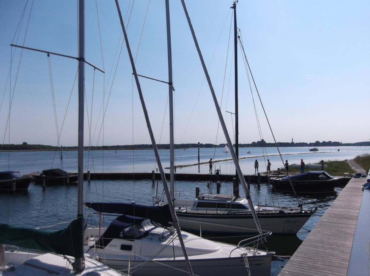 Comfortabel Vakantiehuis Aan Zee En Meer ! Kamperland Bagian luar foto