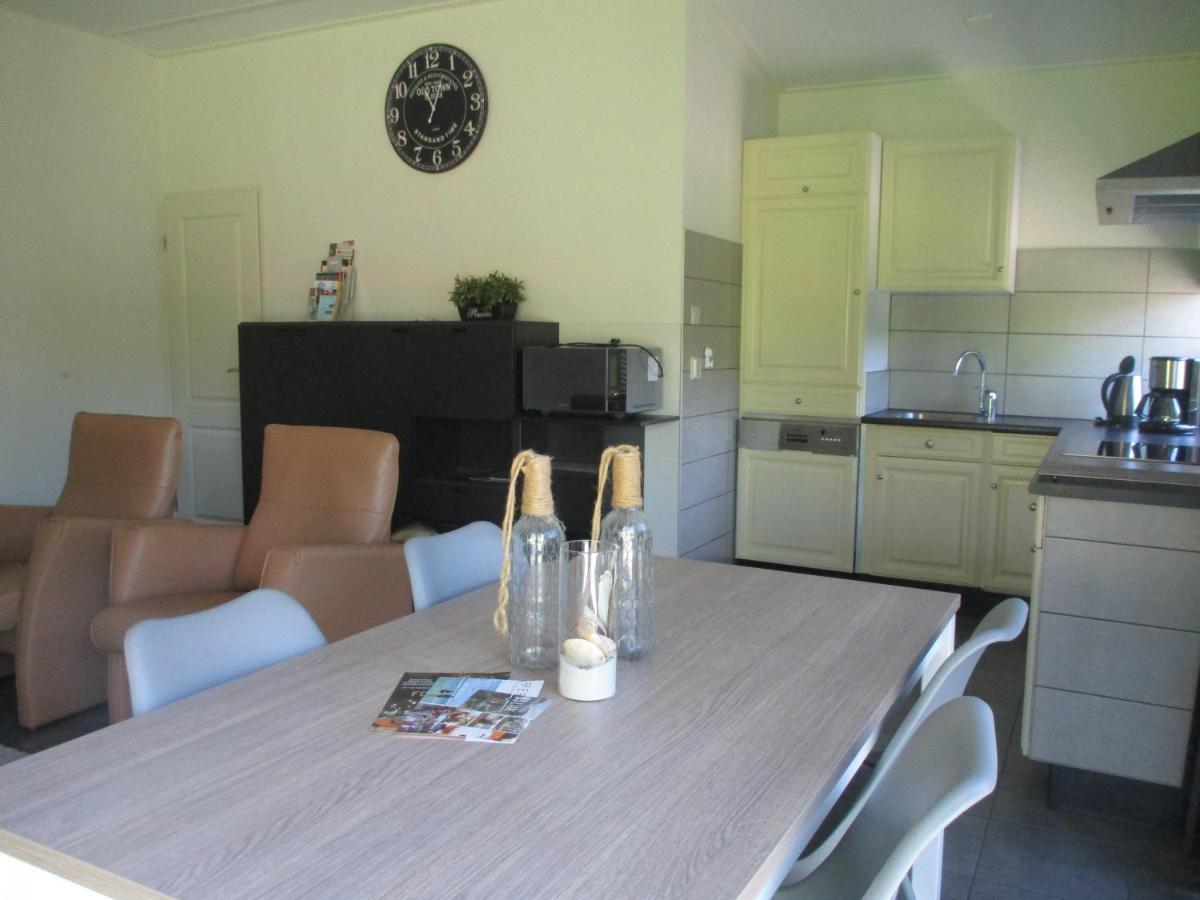 Comfortabel Vakantiehuis Aan Zee En Meer ! Kamperland Bagian luar foto