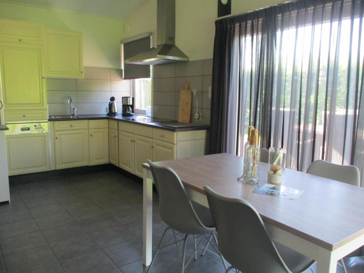 Comfortabel Vakantiehuis Aan Zee En Meer ! Kamperland Bagian luar foto